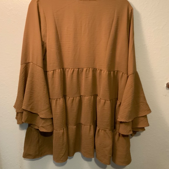 Zenana Tan Ruffled Tunic Top with Flowy Sleeves Large Boho - Picture 2 of 4
